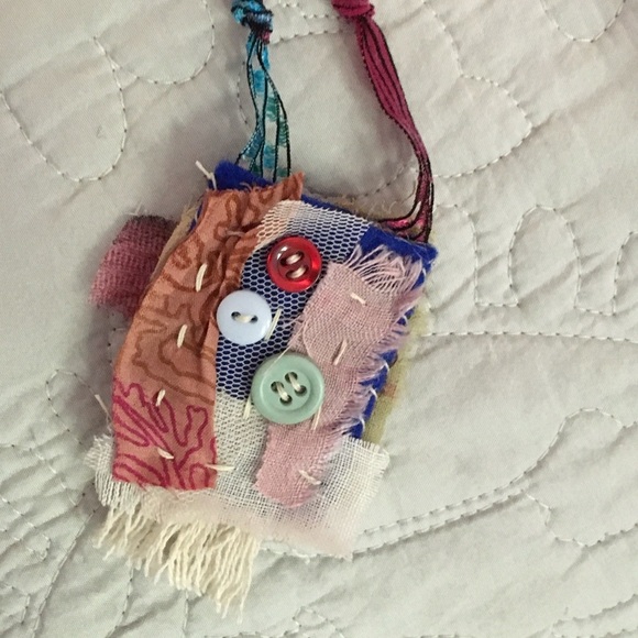 Boho Patchwork Fabric Button Amulet Necklace Art Handmade - Picture 9 of 10